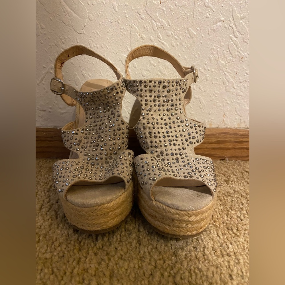 Selling these ALDO wedges